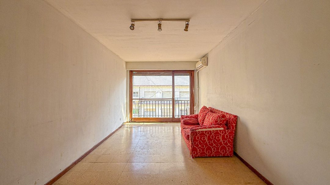 Venta depto 2 amb + dependencia centro con balcón