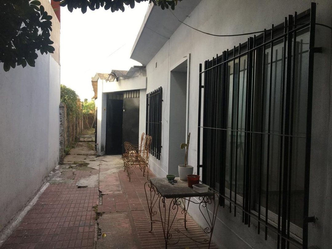 DEPOSITO CON CASA/OFICINA EN REMEDIOS DE ESCALADA