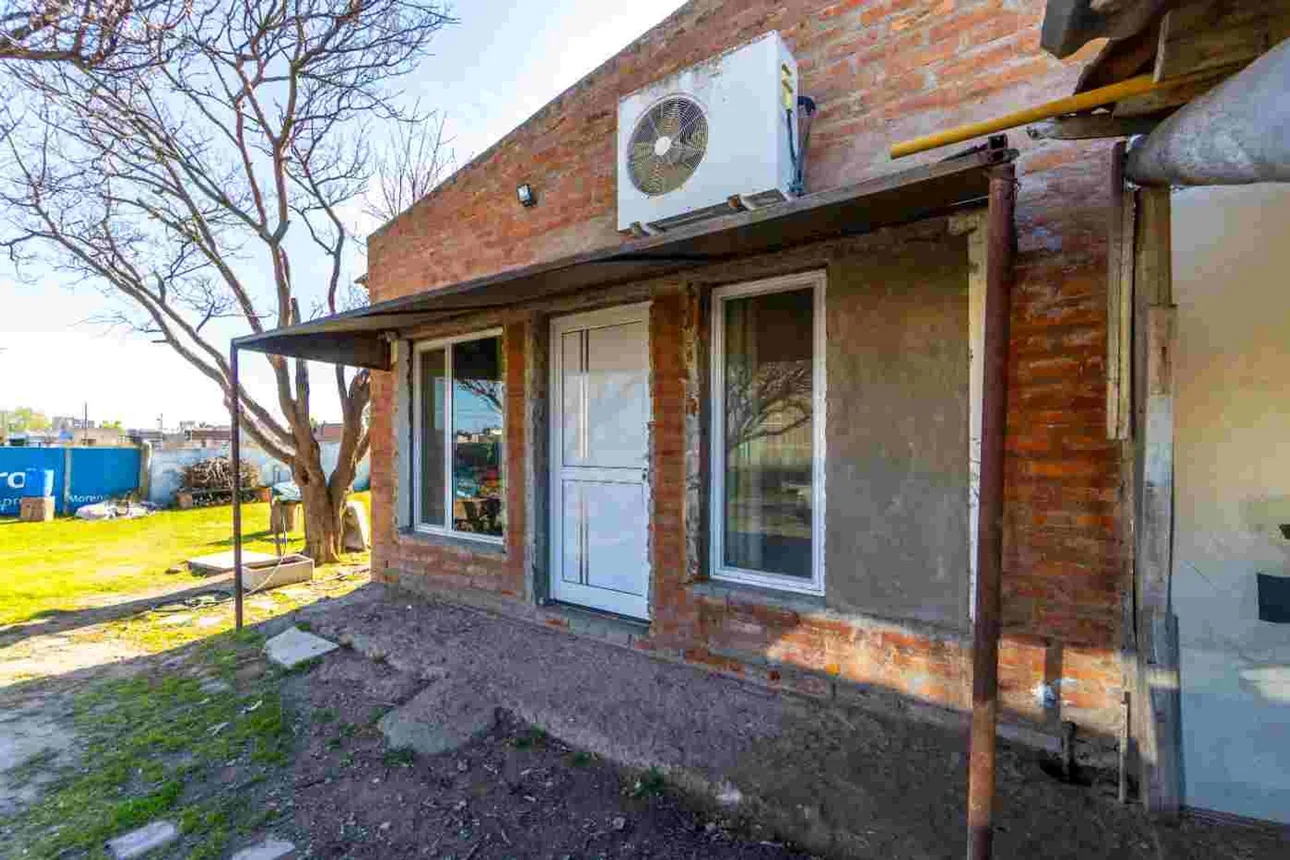 Casa de 4 ambientes en venta en Bahía Blanca, Calle Juan Cortalezzi 400, foto 3