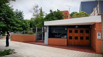 VENTA GRAN CASA EN AV LIBERTADOR Y ALVEAR. CAPITAL