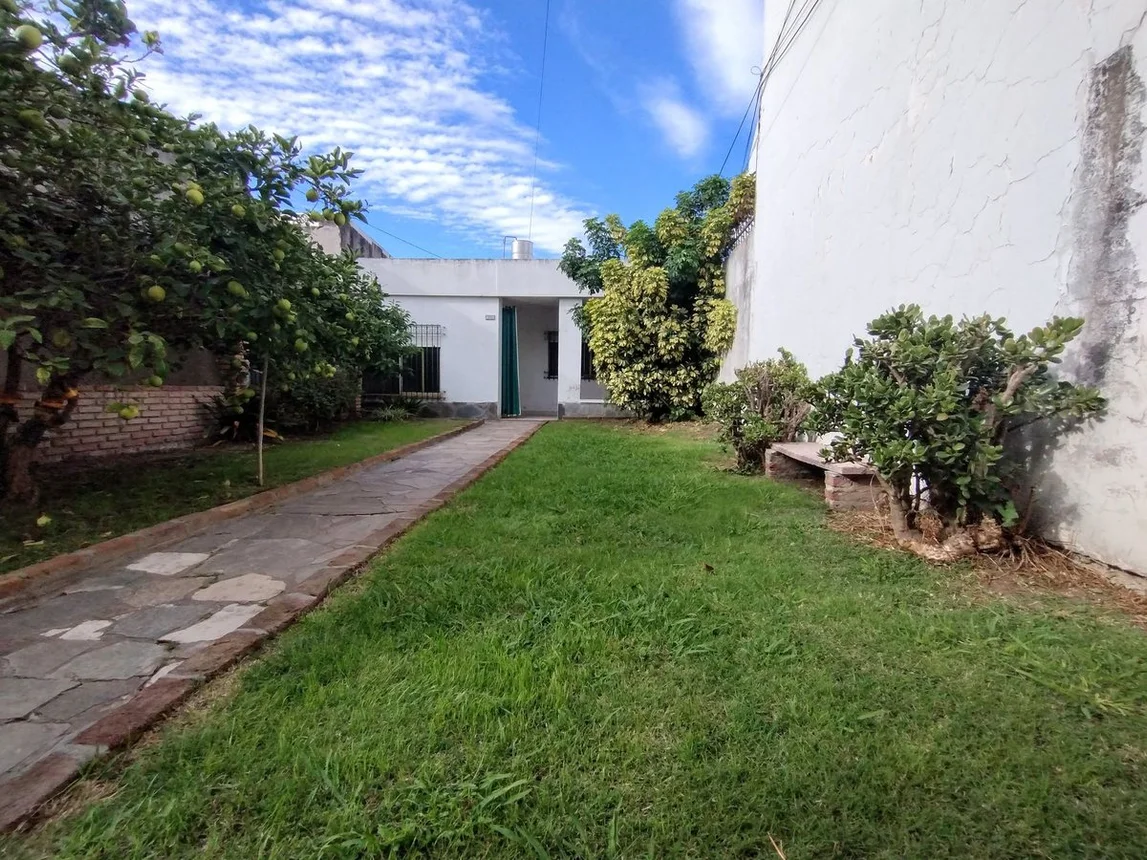 Casa de 4 ambientes en venta en El Palomar, Ingeniero Guillermo White 1200