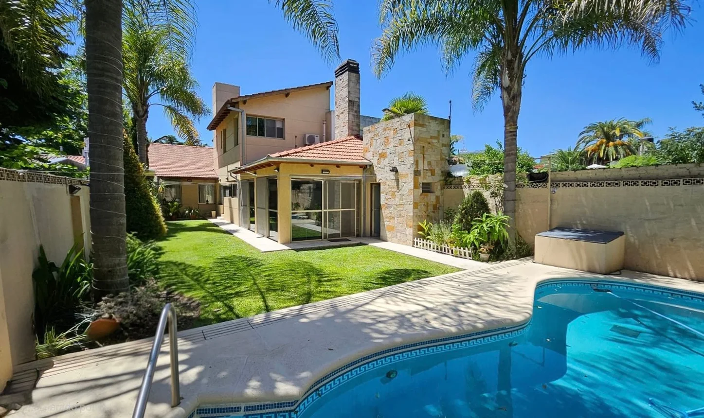 Casa de 7 ambientes en venta en San Isidro, Acassuso 700