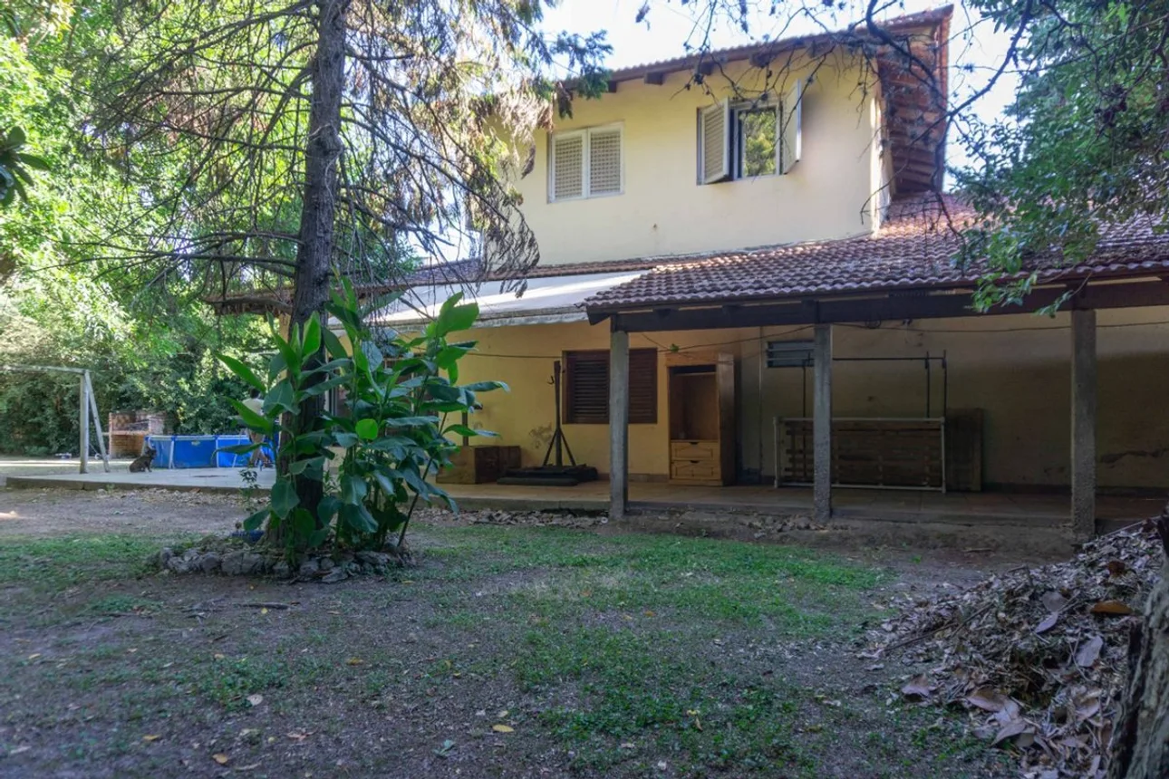 Casa de 5 ambientes en venta en City Bell, Calle 458 Entre 23 y 24 1100