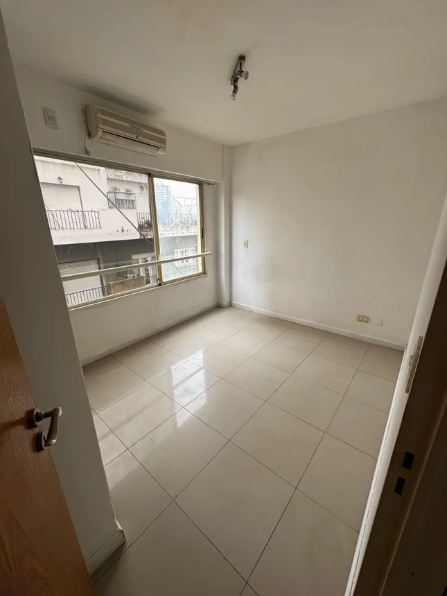 Departamento de 2 ambientes en venta en Monserrat, Venezuela 1100, foto 2