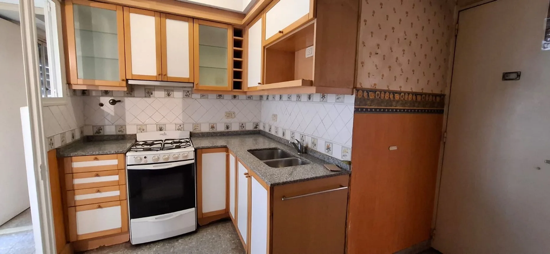 Departamento de 4 ambientes en venta en Quilmes, Avenida Hipólito Yrigoyen 400, foto 3
