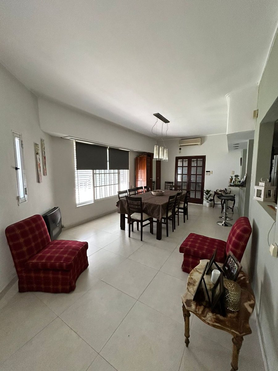 Casa en venta de 3 dormitorios y cochera!
