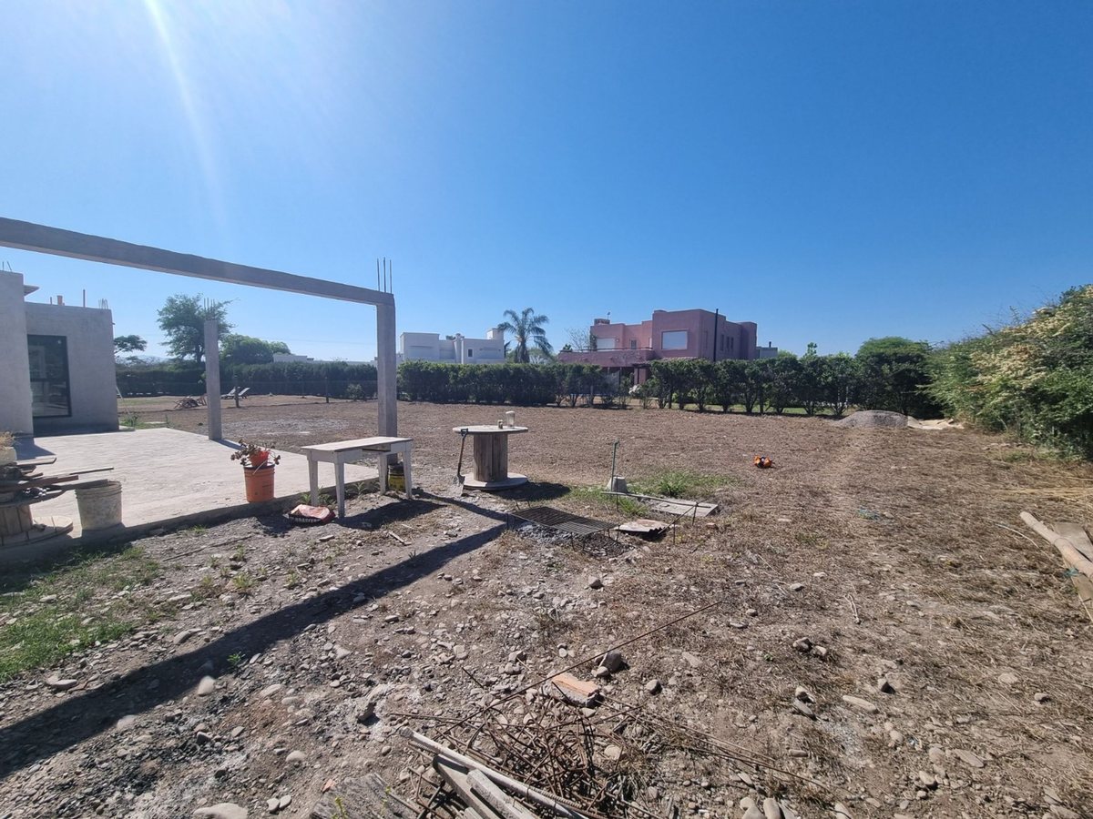 CASA 2 DORMITORIOS VENTA LA FIDELINA 307 M2 - foto 5