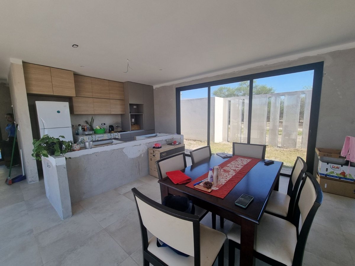 CASA 2 DORMITORIOS VENTA LA FIDELINA 307 M2 - foto 14