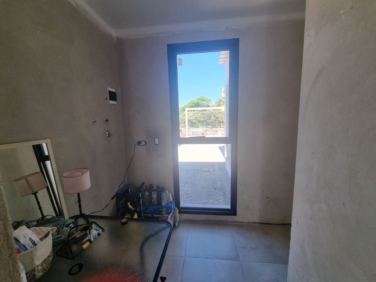 CASA 2 DORMITORIOS VENTA LA FIDELINA 307 M2 - foto 9