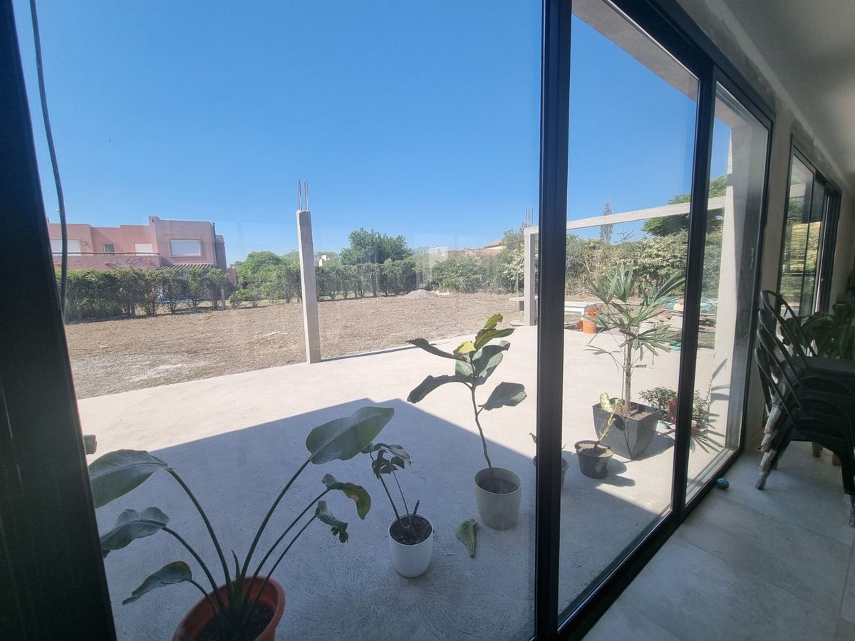 CASA 2 DORMITORIOS VENTA LA FIDELINA 307 M2 - foto 13