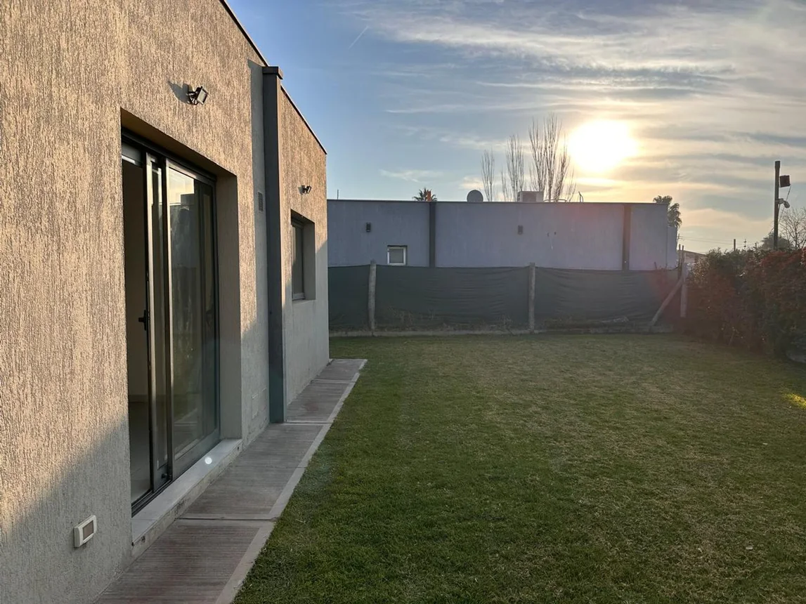 Casa de 4 ambientes en alquiler en Guaymallén, Manzana a Casa 8 0, foto 4