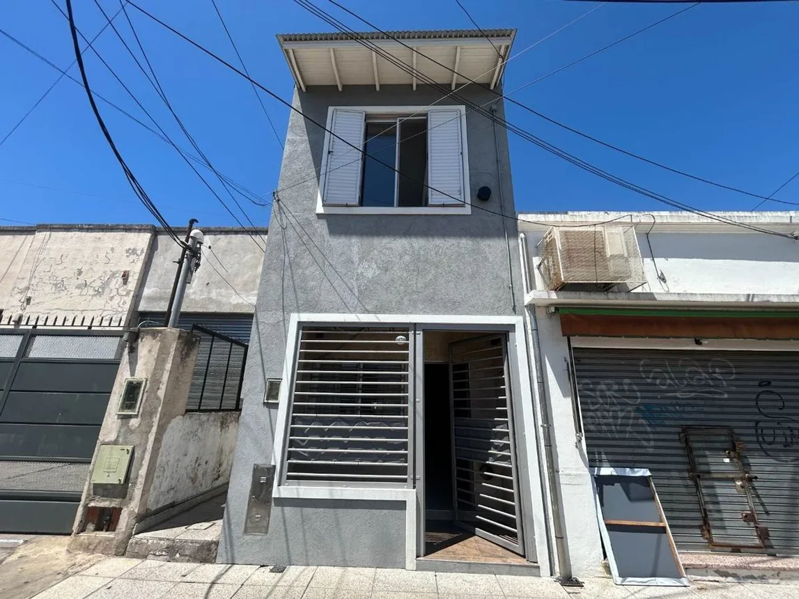 PH de 2 ambientes en venta en Temperley, Garibaldi 1400