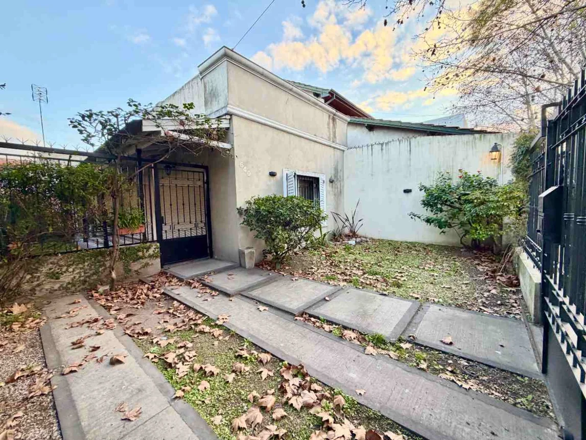 Casa en venta en Banfield, foto 3
