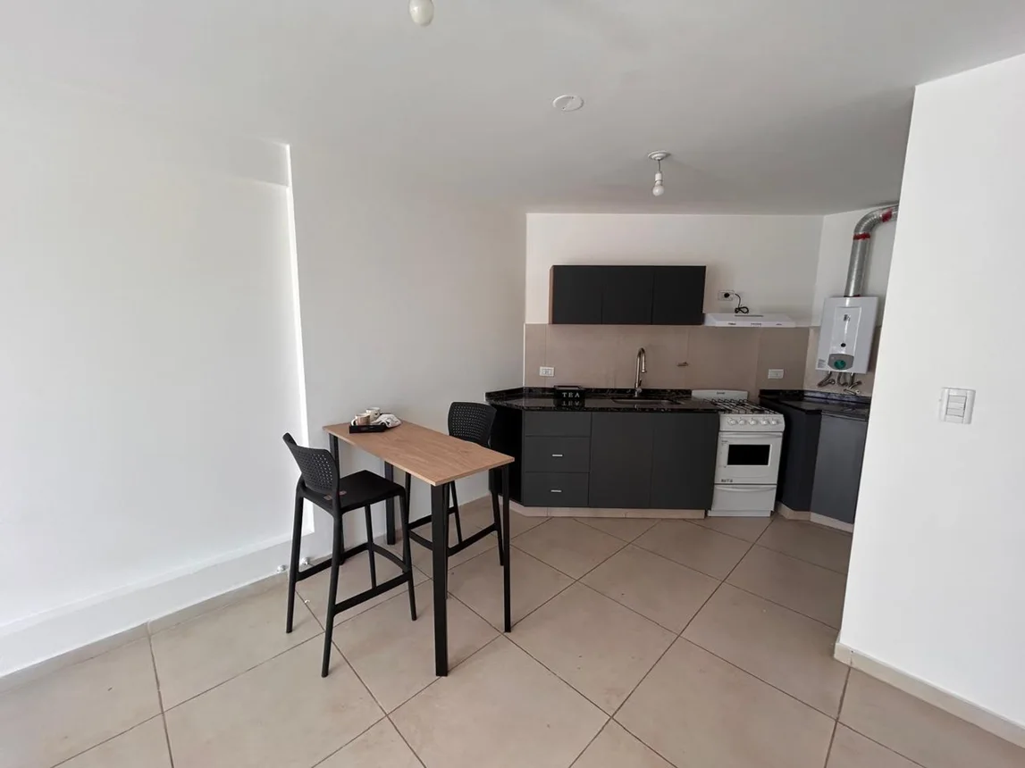 Departamento de 2 ambientes en alquiler en Córdoba, Calle Juan Pueyrredon 800, foto 2