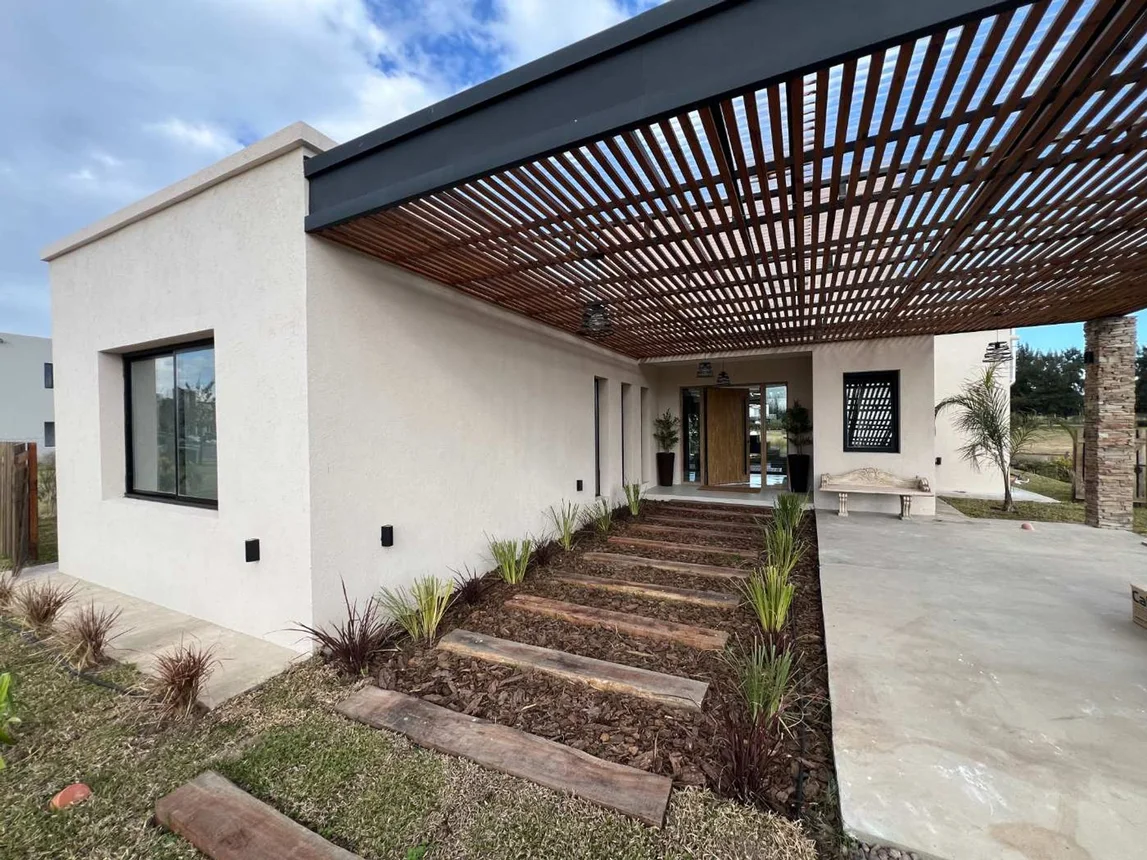 Casa en alquiler en Belén de Escobar, Tulipan 3900
