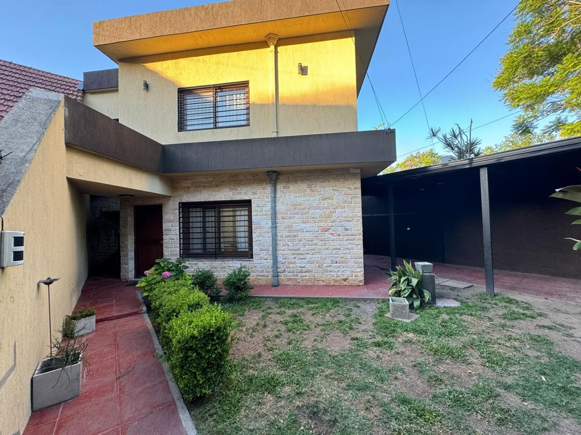 Casa en venta en Berazategui, foto 3