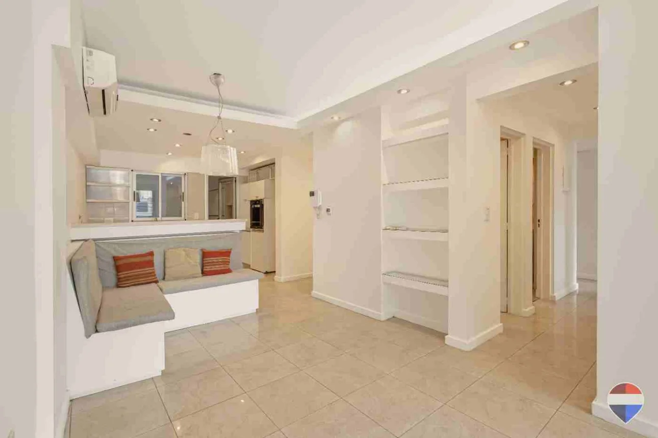 Semipiso de 4 ambientes en venta en Avellaneda, San Martín 800