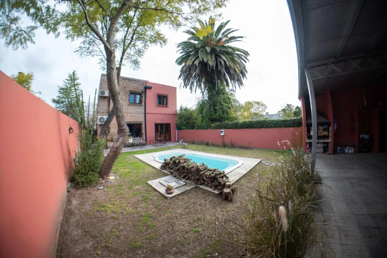 Casa en venta en La Plata, foto 2