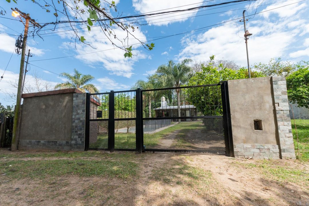 SE VENDE CASA DOS DORMITORIOS EN COLASTINE