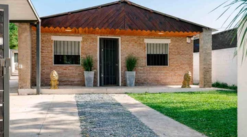 Alquiler casa 3 dormitorios en Pando con piscina