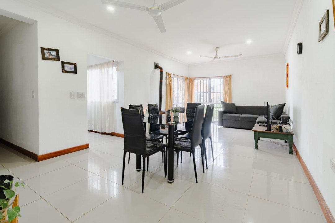 Venta de casa de 2 dormis patio y pileta Ibarlucea
