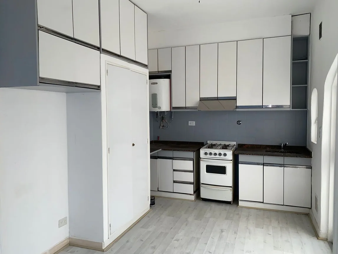 PH de 3 ambientes en venta en Castelar, República de Eslovenia 1500, foto 5
