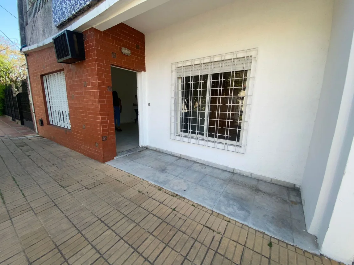 PH de 3 ambientes en venta en Castelar, República de Eslovenia 1500, foto 4