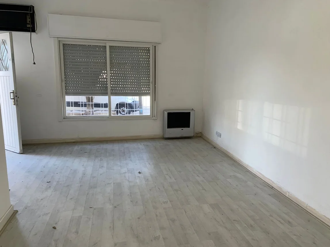 PH de 3 ambientes en venta en Castelar, República de Eslovenia 1500, foto 3