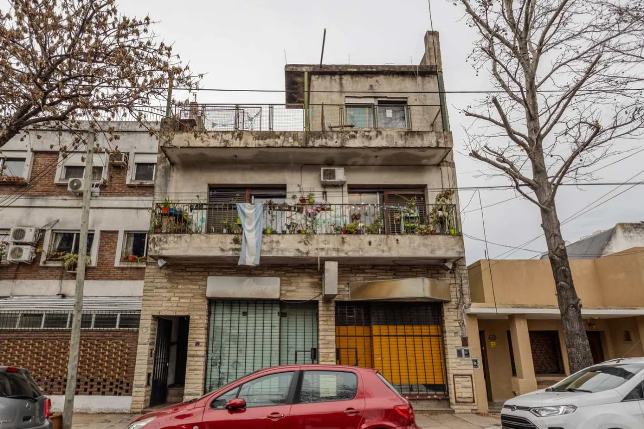 Casa de 10 ambientes en venta en Olivos, San Lorenzo 1500