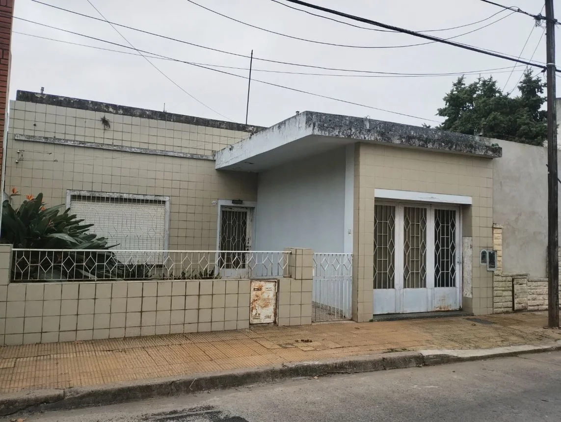 Casa de 4 ambientes en venta en Ciudadela, Capurro 3500
