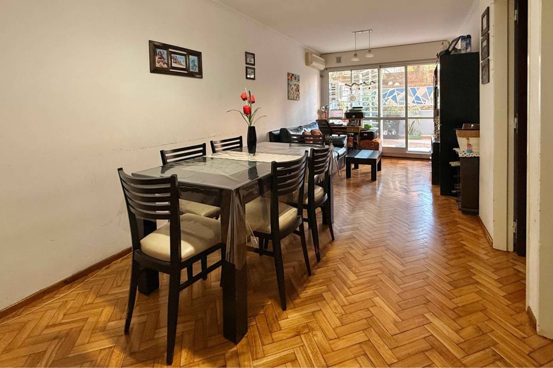 DEPARTAMENTO EN PB DE 2 DORMITORIOS CON COCHERA