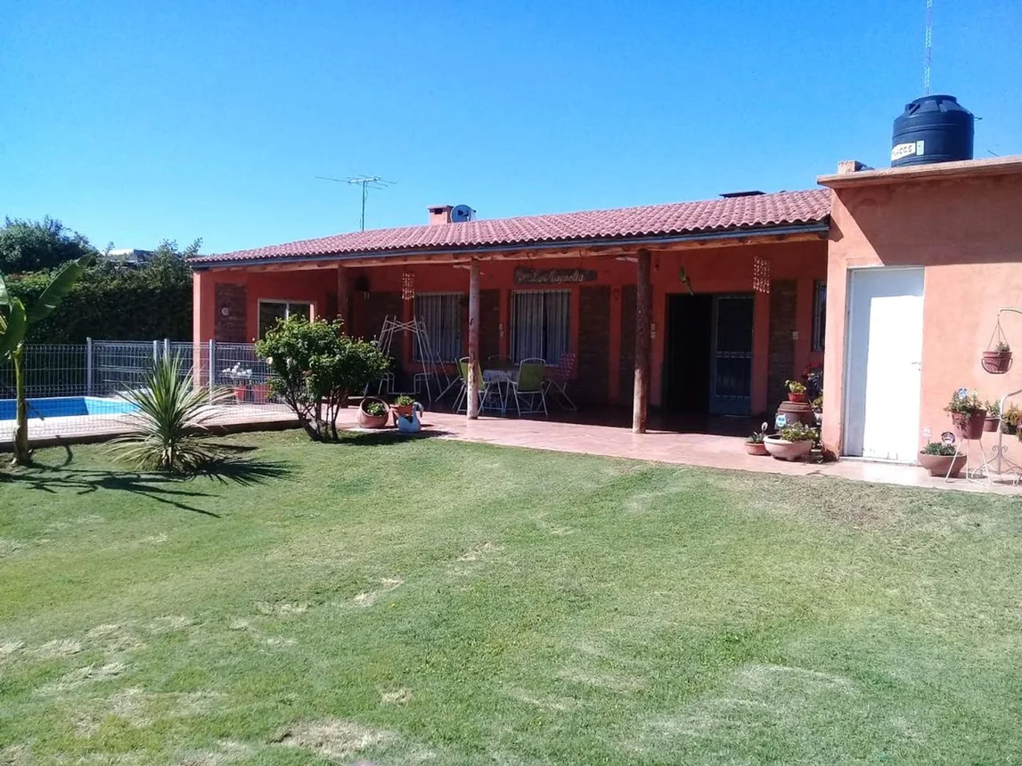 Casa en venta en Guaymallén, foto 2