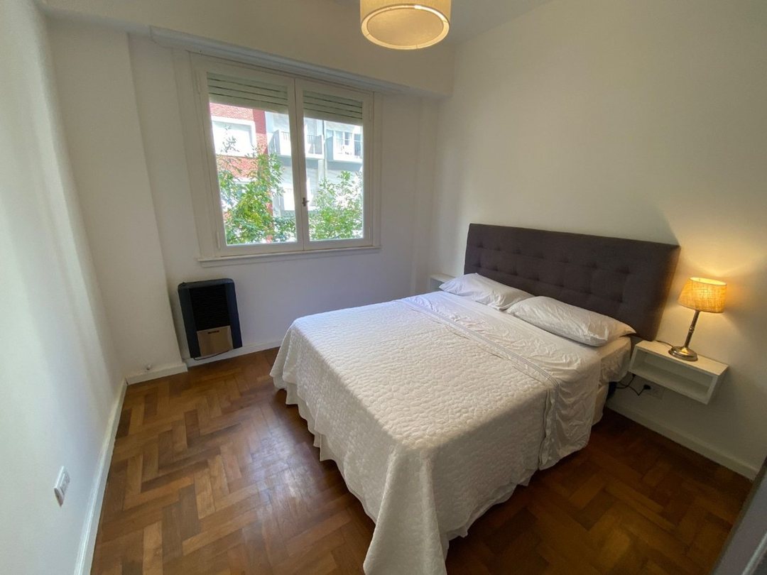 Venta Depto 3 amb Reciclado c/balcon en Pza Colon