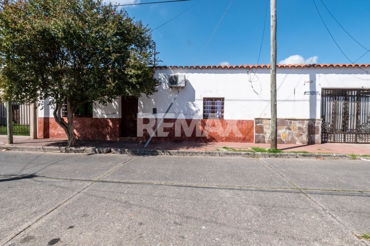 CASA MAS LOCAL VENTA MACROCENTRO ESQUINA - foto 2