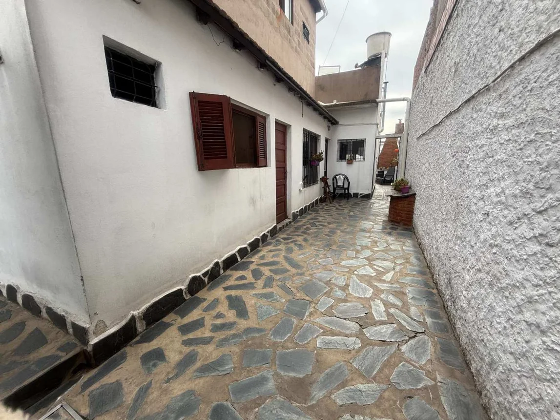 Casa de 7 ambientes en venta en Sarandí, Teniente Coronel Magan 300, foto 3