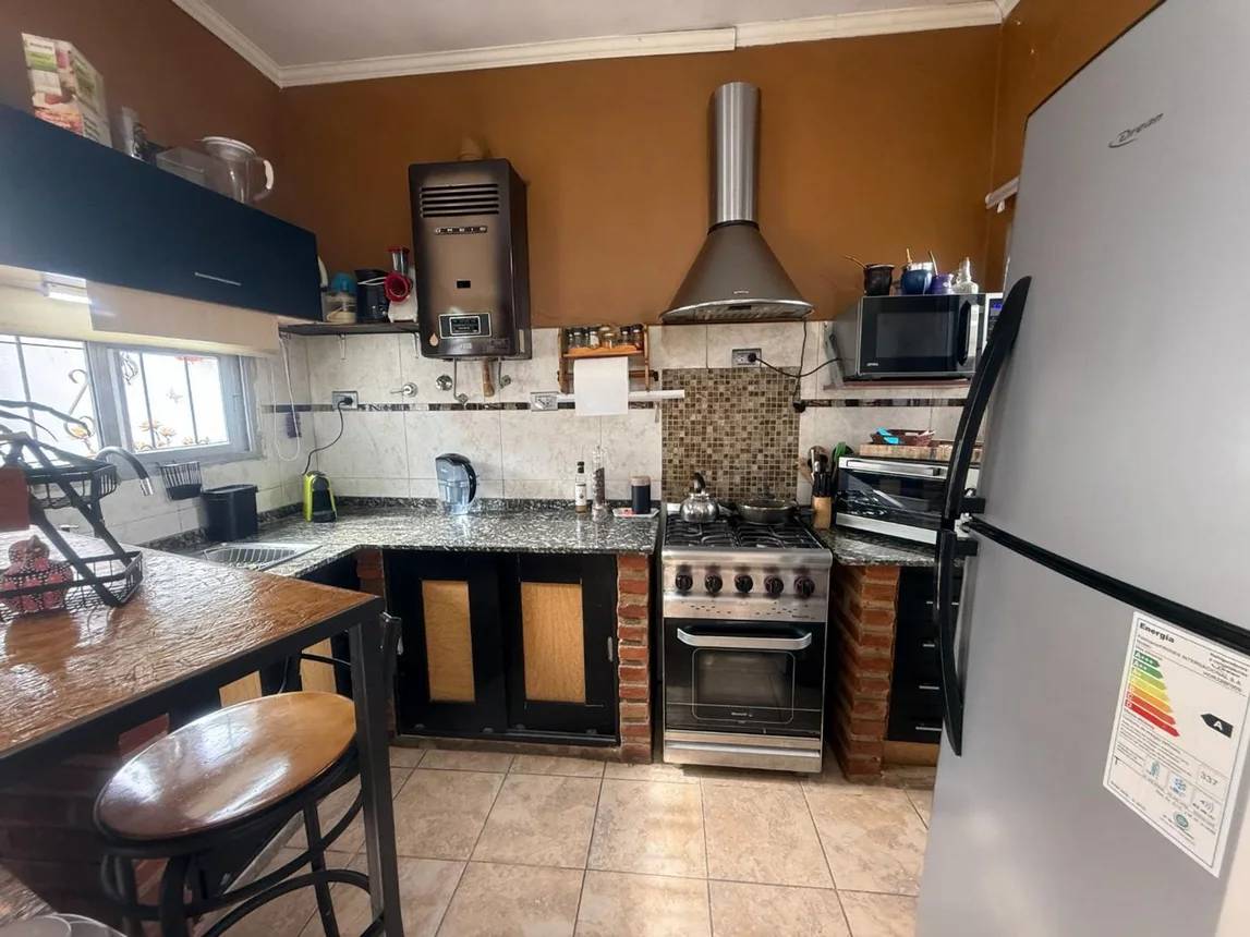 Casa de 7 ambientes en venta en Sarandí, Teniente Coronel Magan 300, foto 4