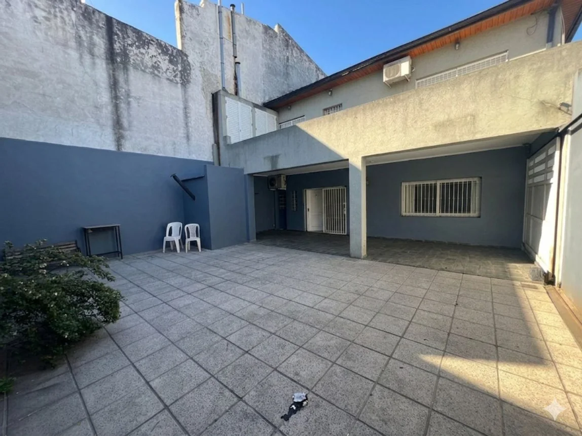 Venta de amplio chalet 6 amb, cochera, patio,, foto 4
