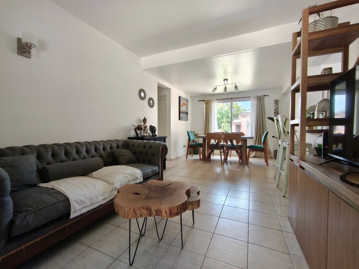 DEPARTAMENTO DUPLEX 3 AMB VENTA COCHERA AMENIT