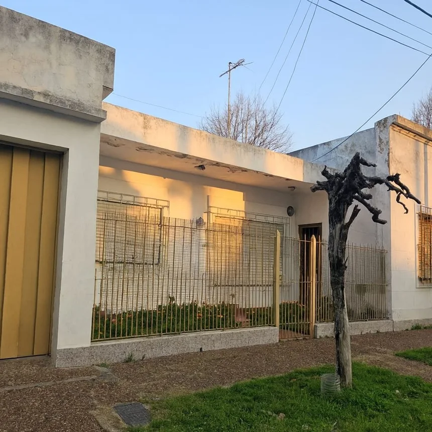 Casa en venta en Bernal Este, foto 2