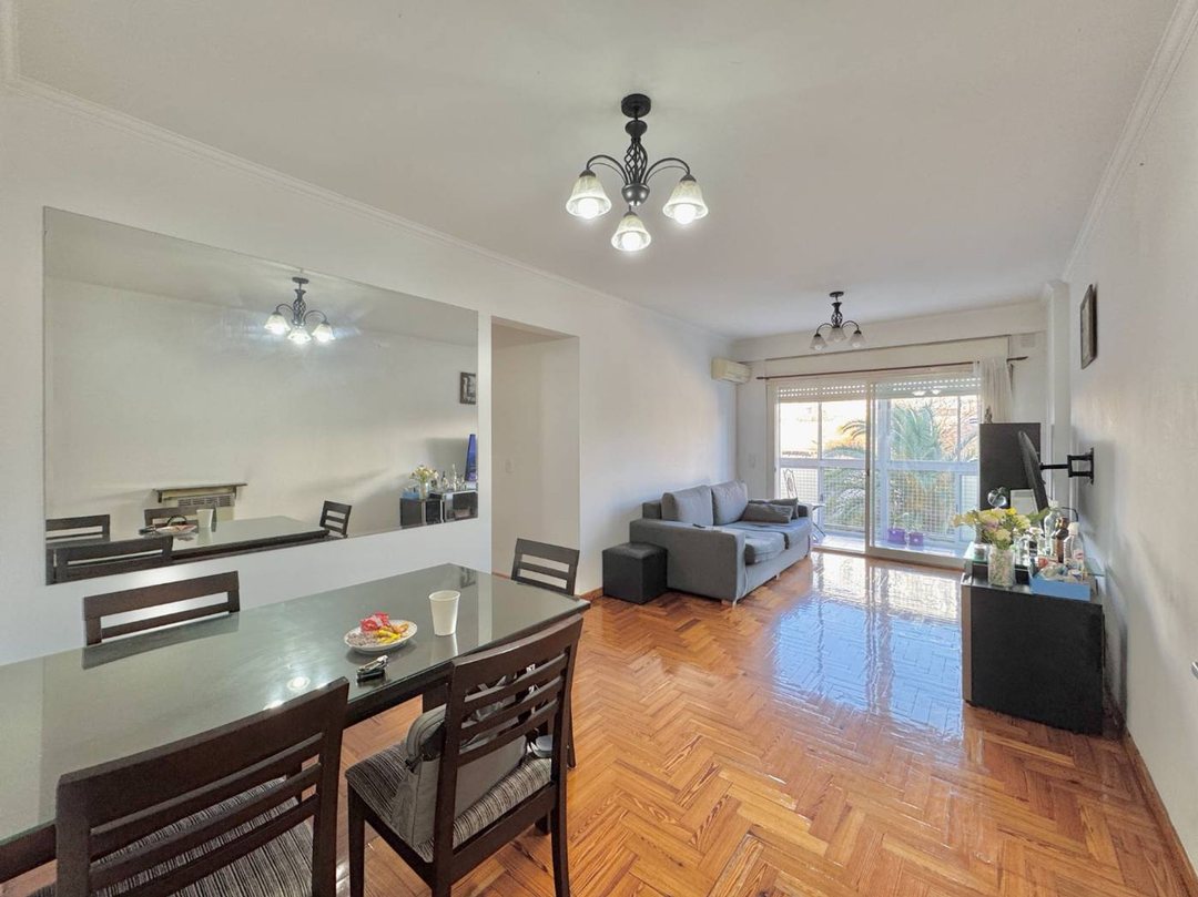 DEPTO 4 AMB EN VENTA EN FLORESTA LUMINOSO IMPECABL