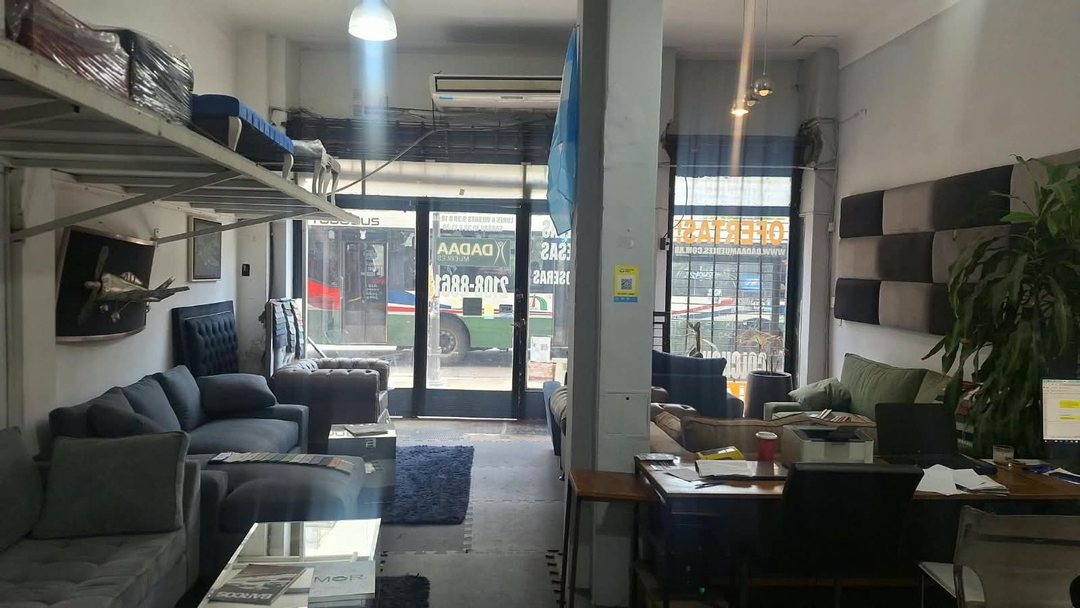 SAN CRISTOBAL: VENTA DE LOCAL A LA CALLE + SOTANO