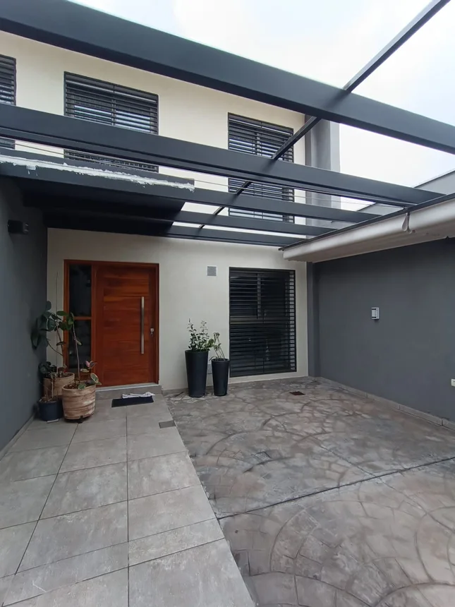 Dúplex de 4 ambientes en venta en Guaymallén, Lafinur 900
