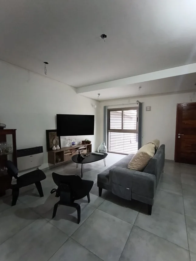 Dúplex de 4 ambientes en venta en Guaymallén, Lafinur 900, foto 3