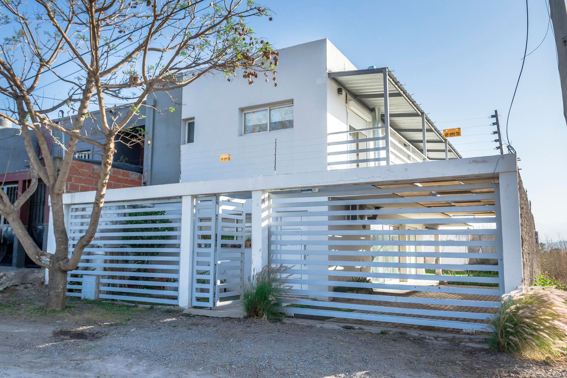 CASA 3 DORMITORIOS VENTA GRAND BOURG APTA CREDITO - foto 2