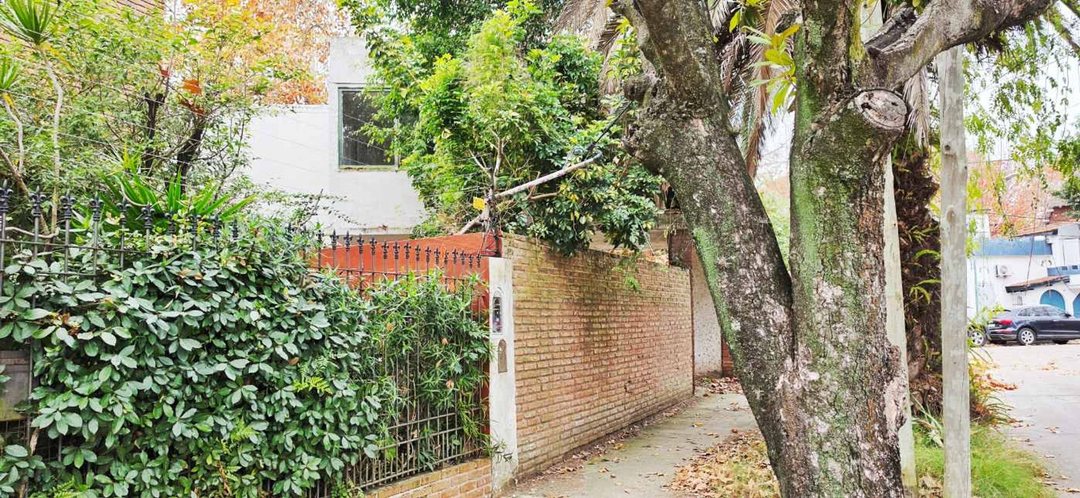 Venta Casa A refaccionar VTE LOPEZ - APTO CREDITO