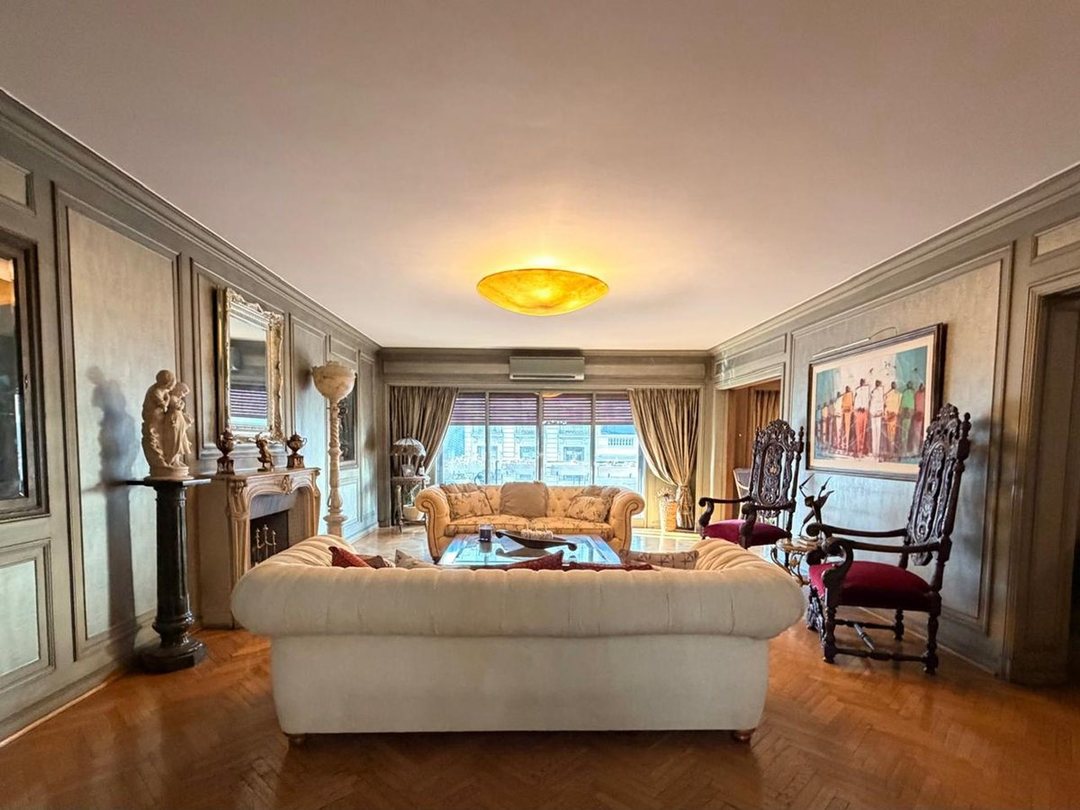 Venta departamento de categoría Recoleta