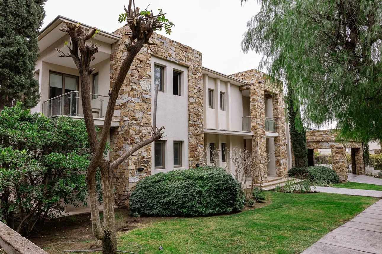 Venta imponente casa de lujo en barrio dalvian mdz, foto 3