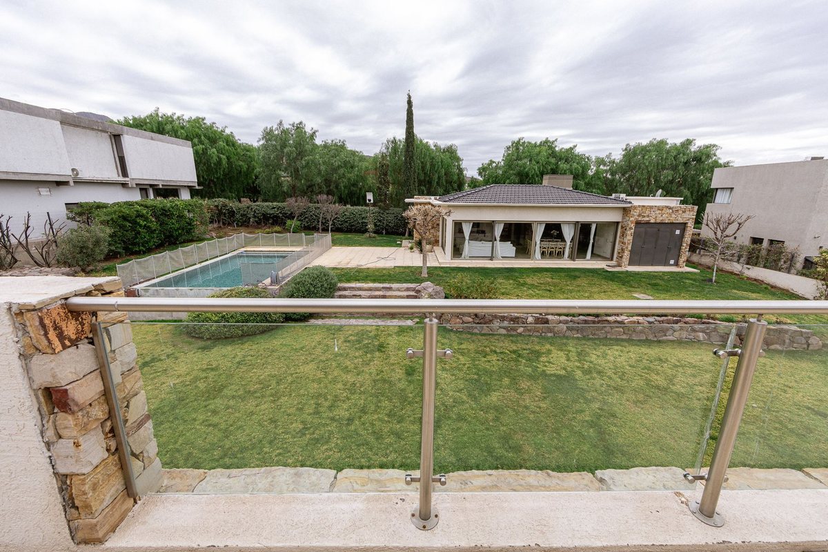 Foto 40 — VENTA IMPONENTE CASA DE LUJO EN BARRIO DALVIAN MDZ