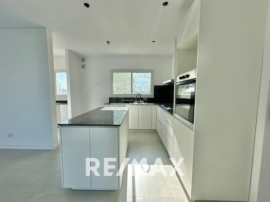 Casa en venta en Belén de Escobar, foto 4