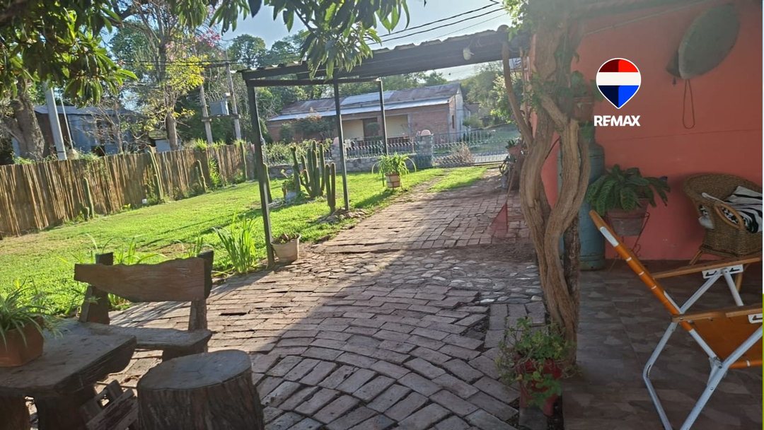 VENTA CASA C/PILETA EN CORONEL MOLDES RUTA 68